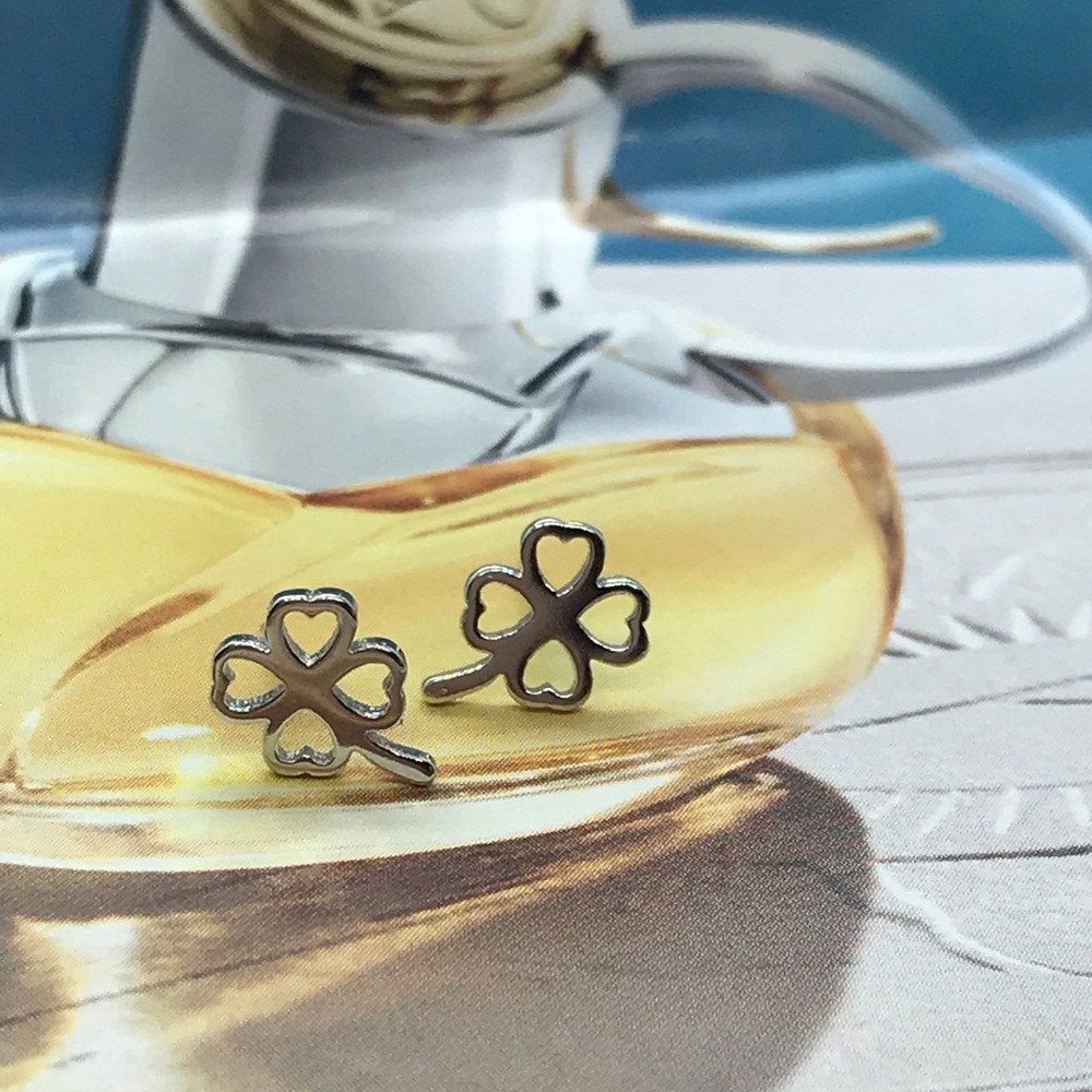 🌟 Sterling Silver 925 Clover Stud - Picture 3 of 6